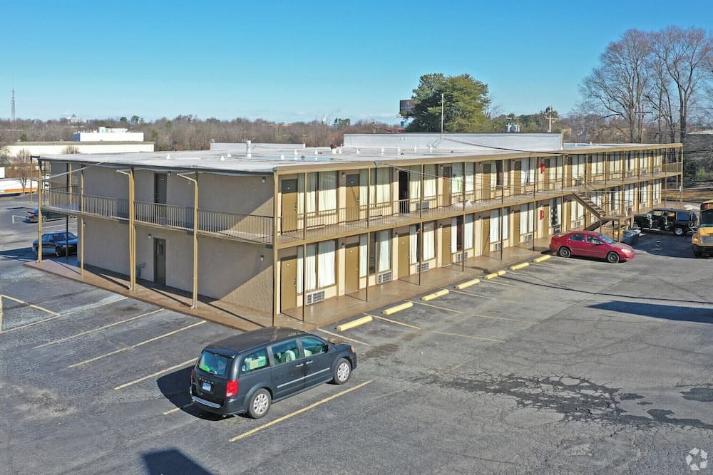 Konaklama yerinin ön cephesi