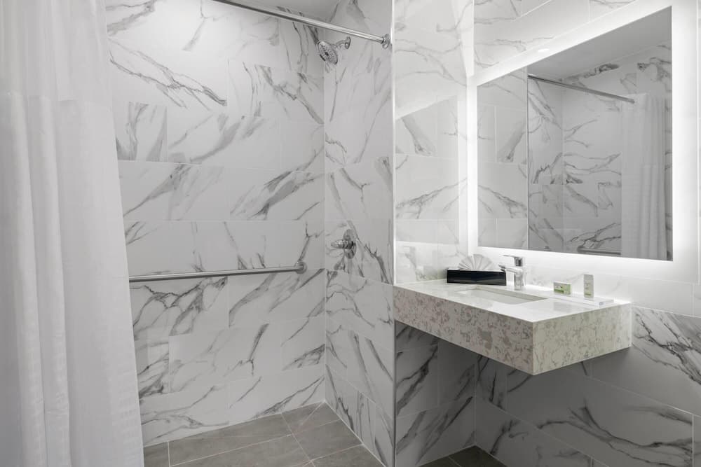 Engellilere uygun banyo