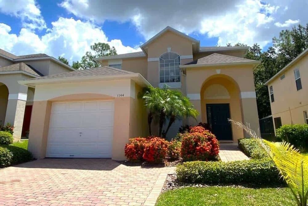 Stunning Villa With Golf Course Views