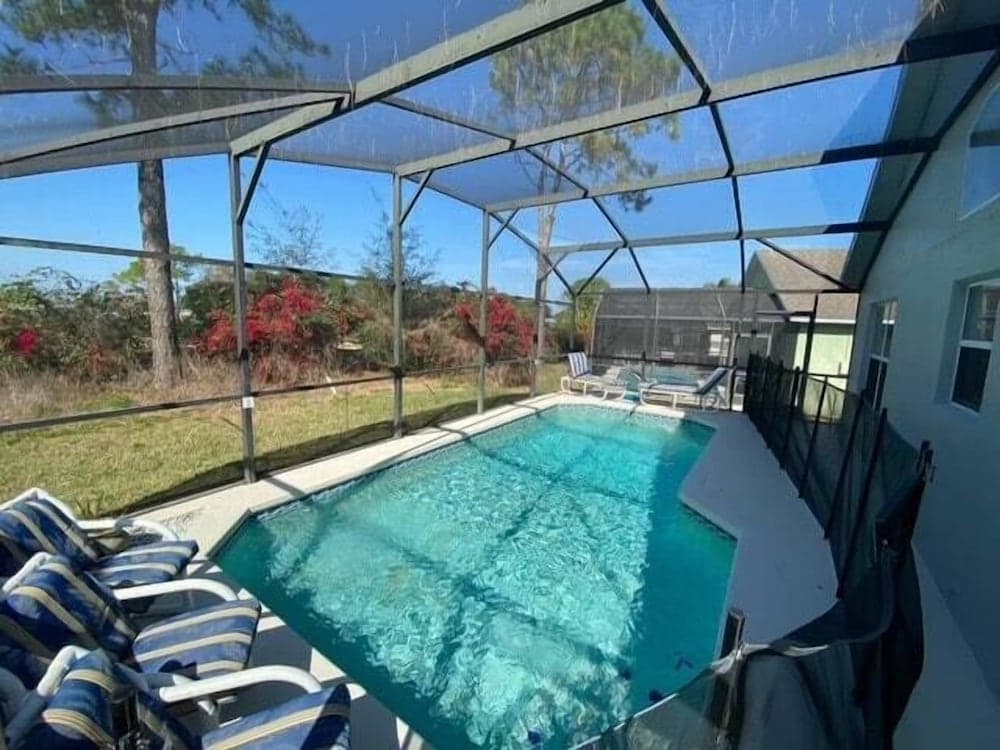 Golf Front Villa With Upgrades!