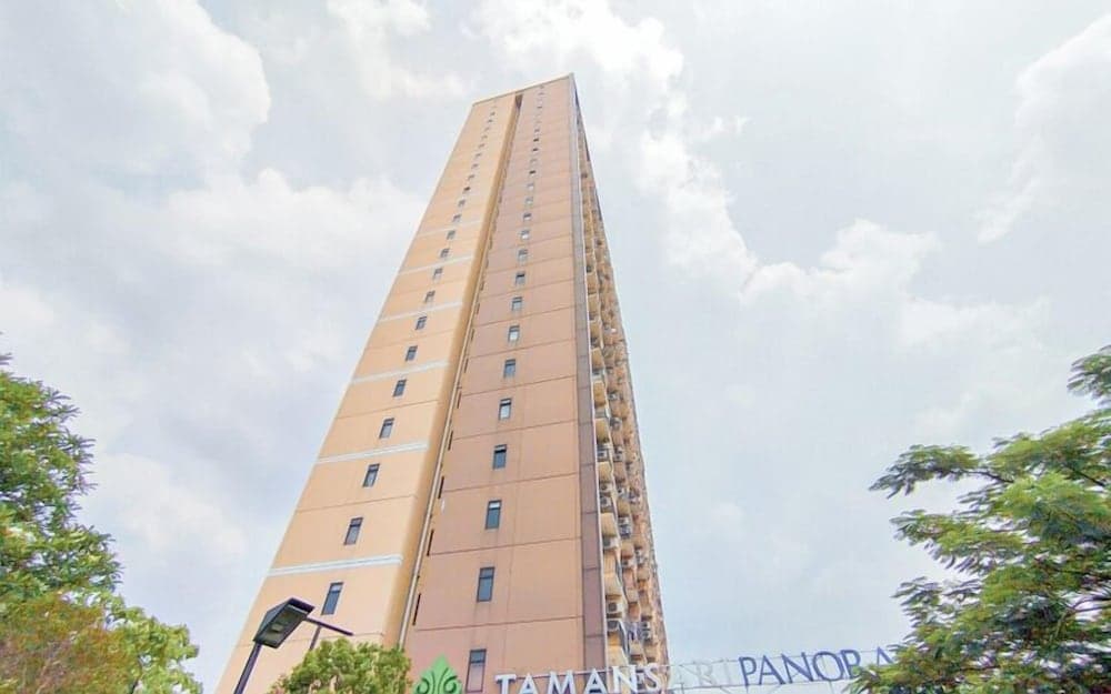 The Cozy Abode 2BR Apartment at Tamansari Panoramic