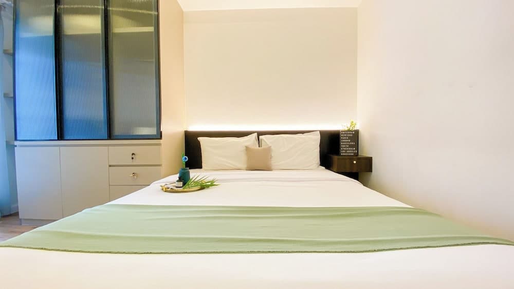 Gorgeous and Restful 2BR Apartment at M-Town Residence near Mall