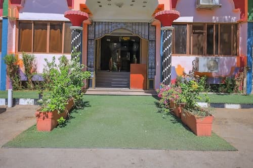 Tiba Hotel