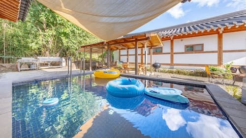 Gyeongju Adamwon Hanok Dokchae Pension