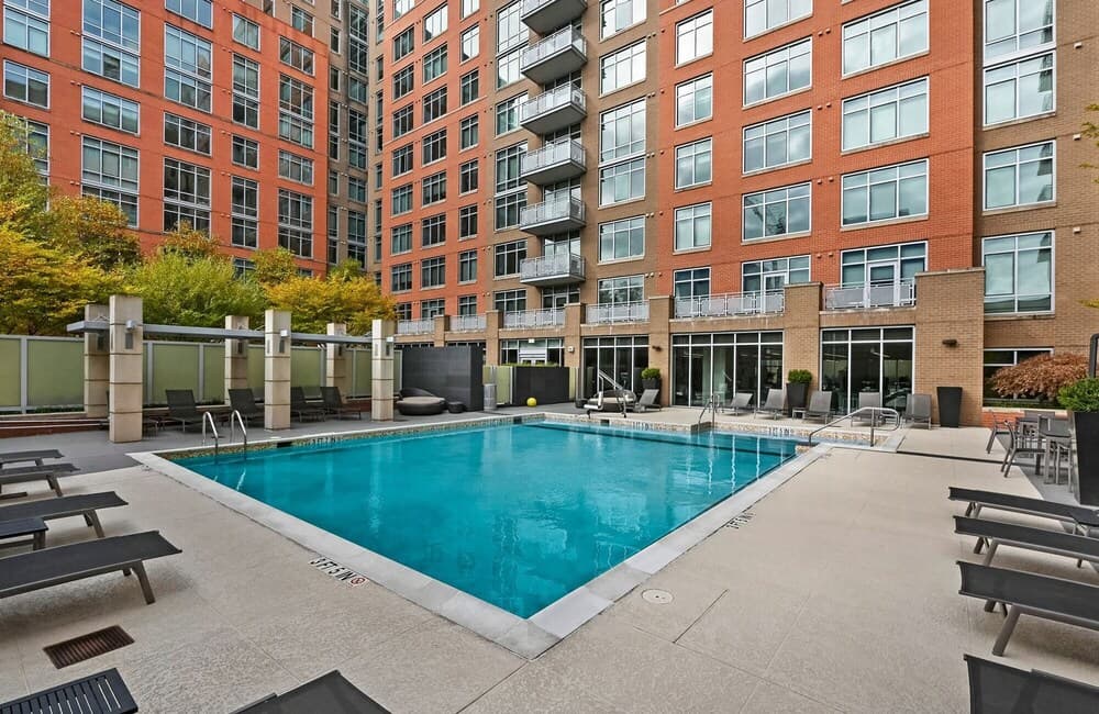 Luxury Apartment in heart of Reston 2 bedroom