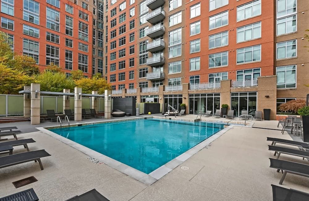 Luxury Apartment in heart of Reston 1 bedroom