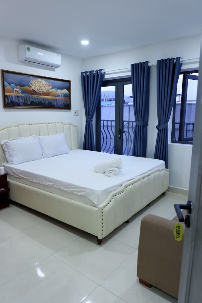 Motel Mys Dung as Motel Lavie