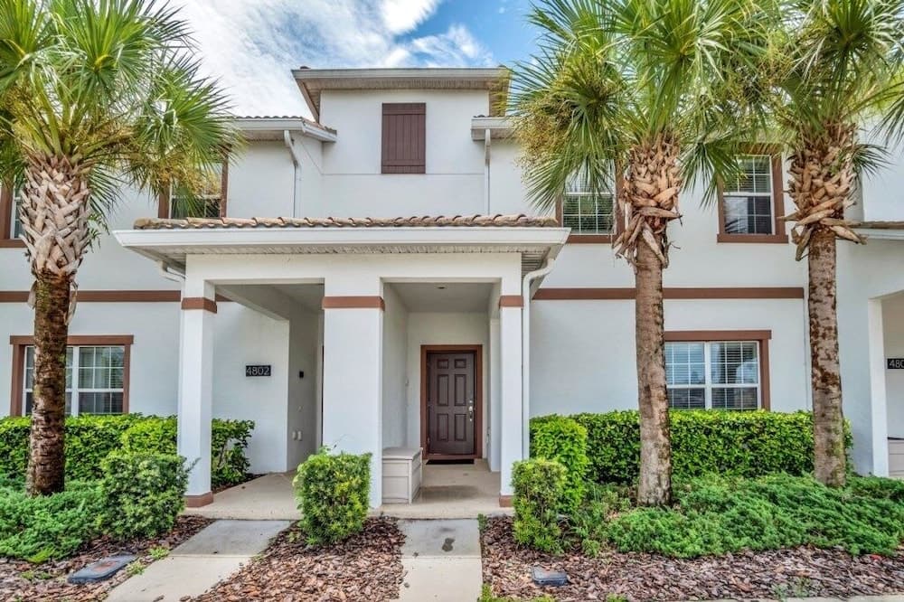 4804crusoe 4 Bedroom Townhouse