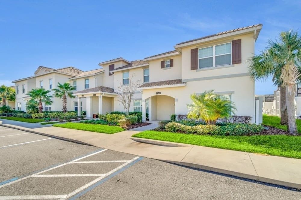 1560sand 5 Bedroom Townhouse