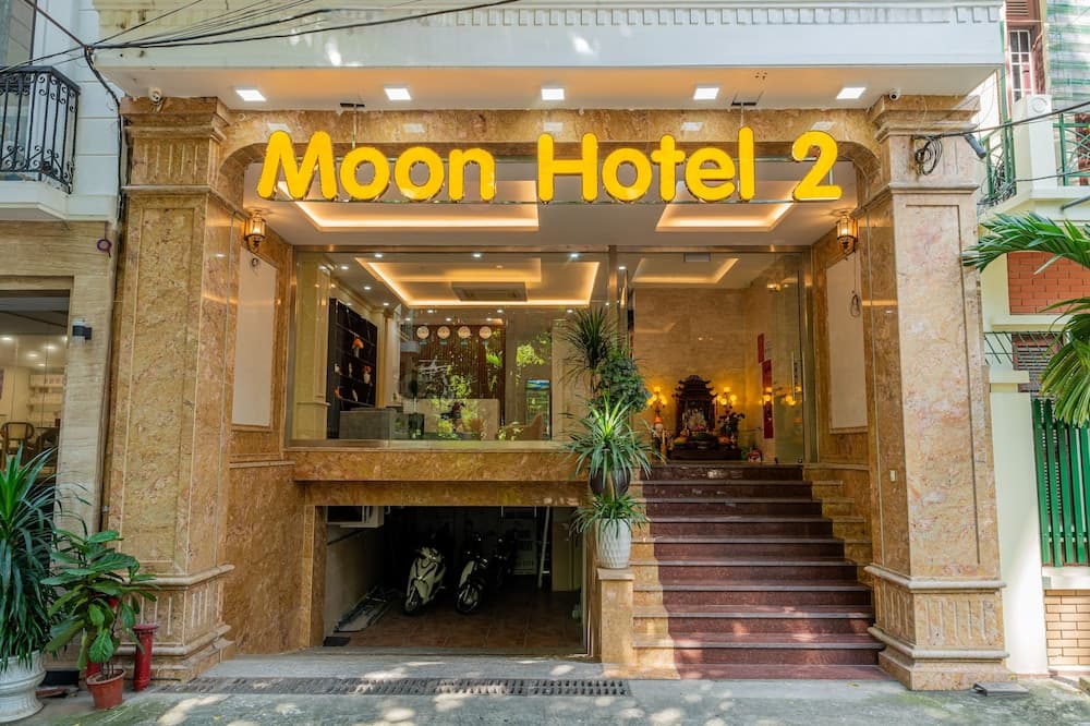 Moon Hotel Do Quang
