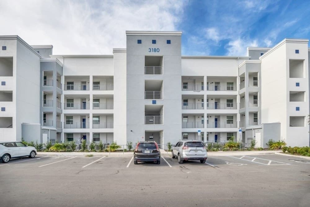 3180 Para Unit 101 3 Bedroom Townhouse