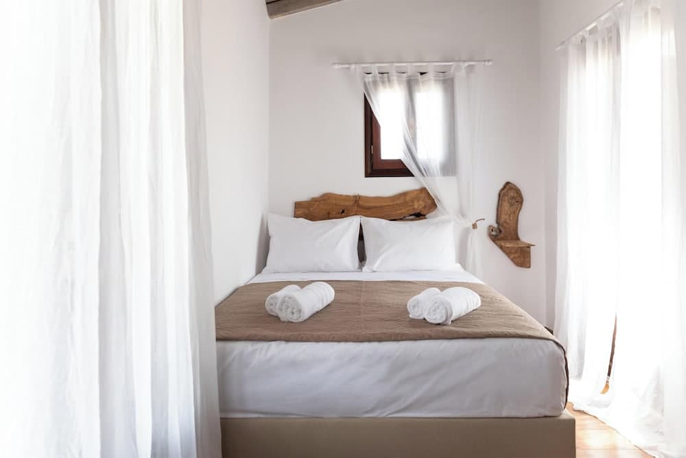 Cretan Pnoe Adults Only