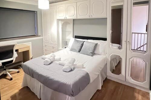 Charming Close Retreat in Grays