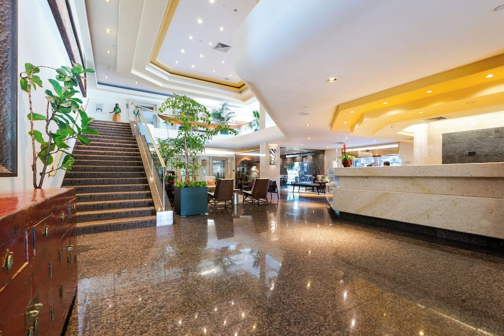 Luana Waikiki by Tropical Escapes Realty