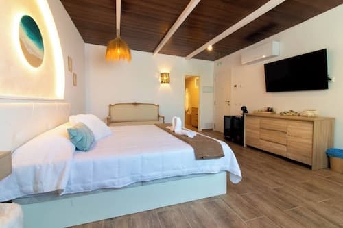 Room in Guest Room - Private Room in the Fishing Port of Marbella