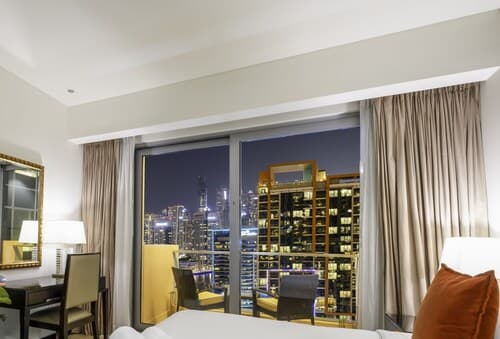 LUX The JW Marina Studio 3