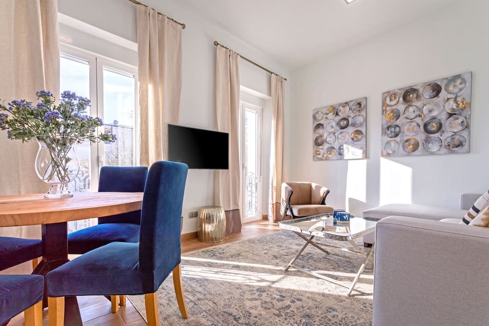 Genteel Home Recaredo