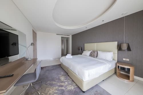 Cozy 1BR with balcony Damac Towers