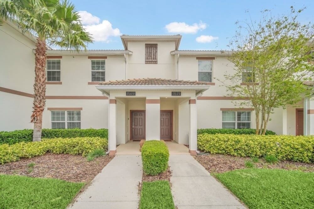 1569plunker 4 Bedroom Townhouse