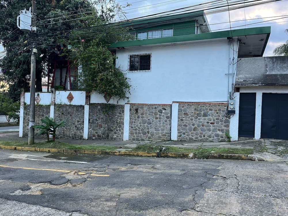 Konaklama yerinin ön cephesi