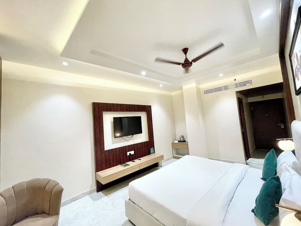 Sea View Hotel- Puri near Temple & Beach