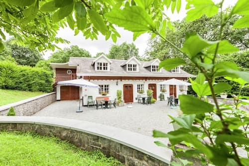 Gorgeous Apartment in Bohon With Garden Furniture and BBQ