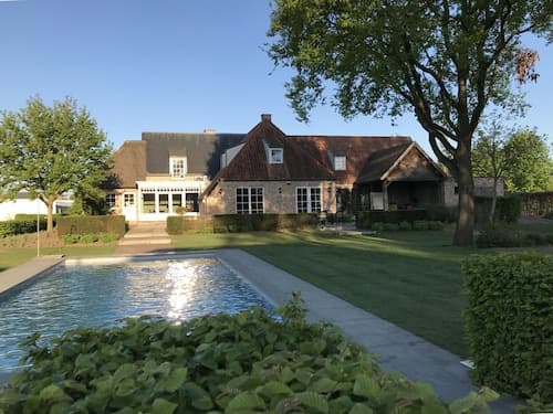 Beautiful Holiday Home in Vlaanderen With Shared Pool