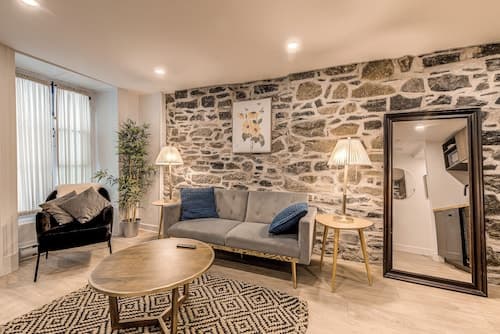 Elegant 1 Bedroom Suite