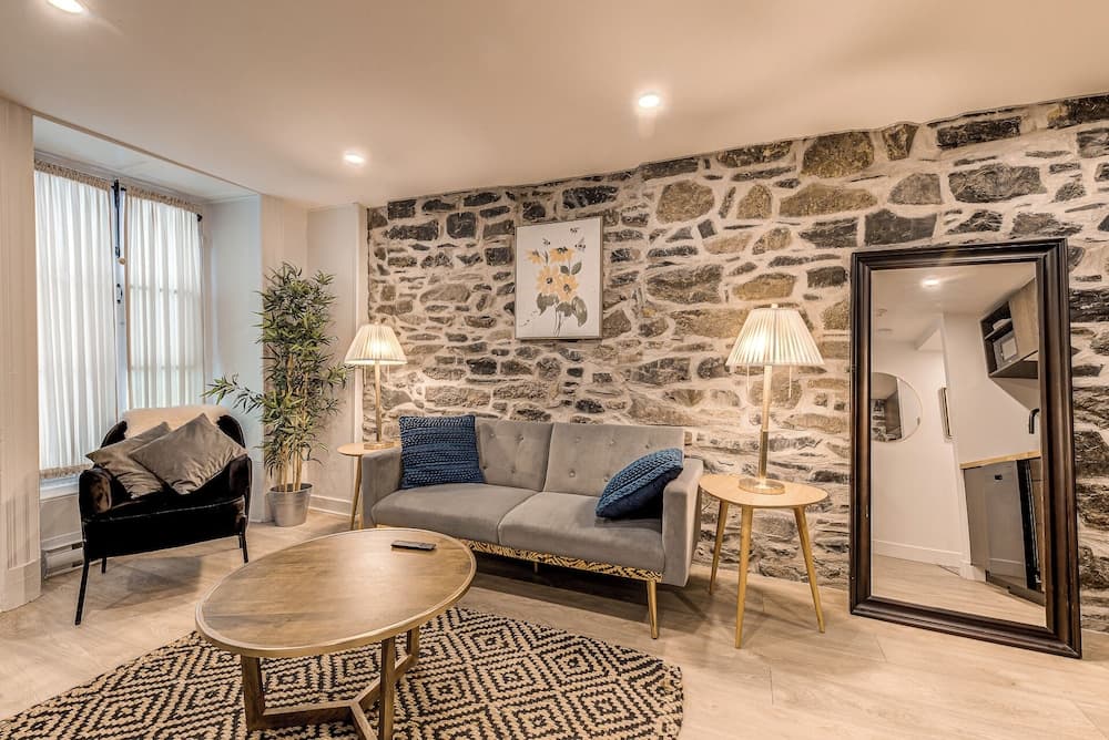 Elegant 1 Bedroom Suite