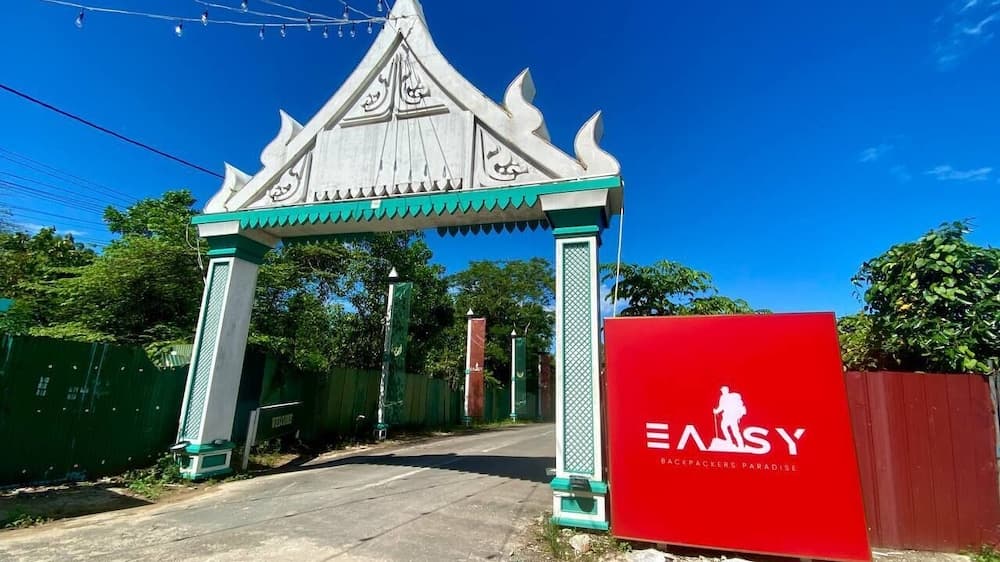 Easy Backpackers Paradise