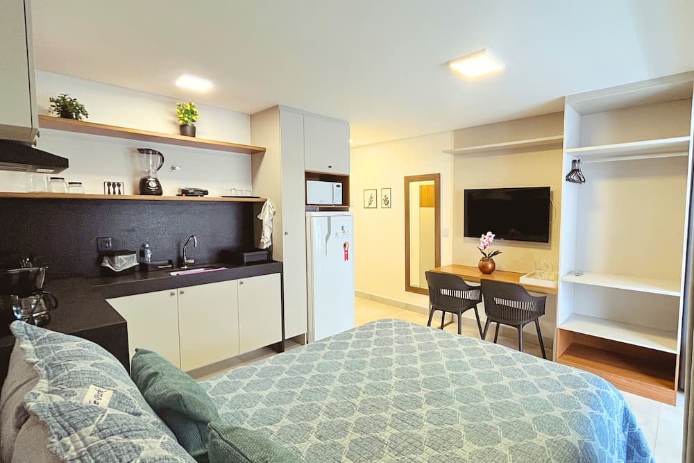 Hyde Park - By Living