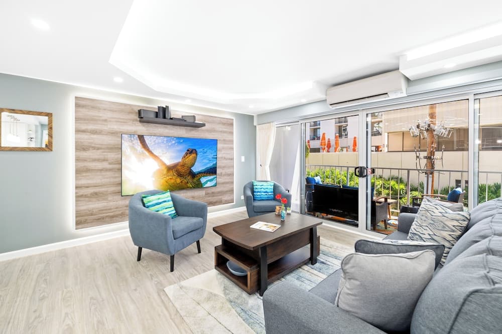 Scandia Tower Condo with 2BR and 2BA with Parking