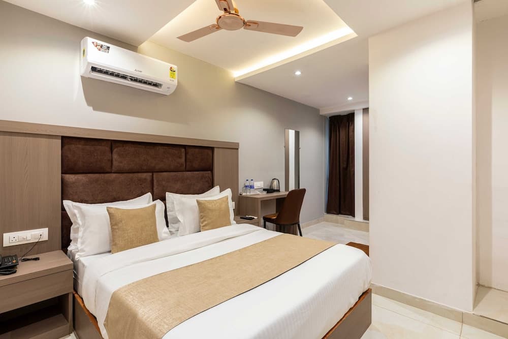 HOTEL METROMAX