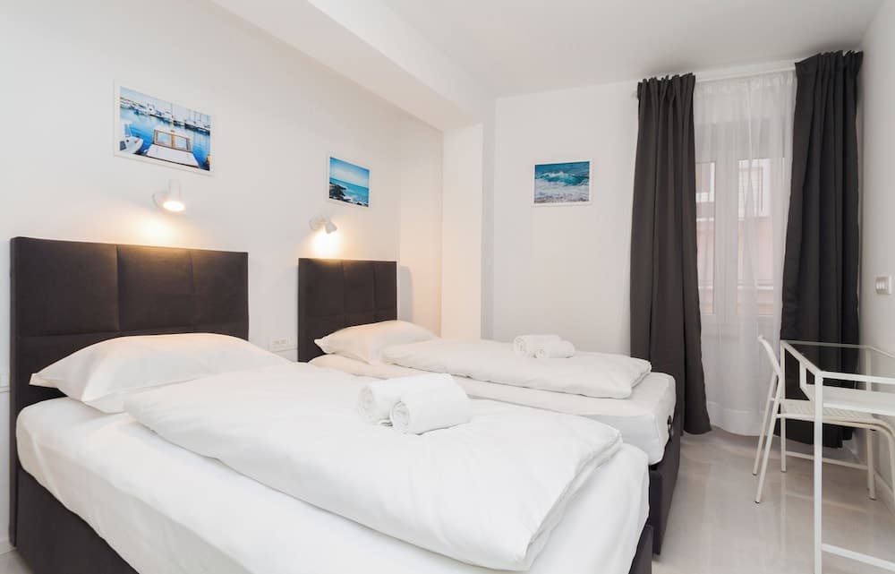 Premium City Center Apartment Tartini 1