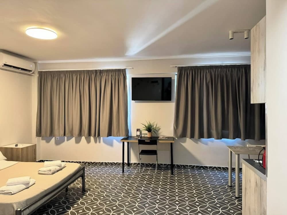 Modiano Studios  Center-Your Urban Stay