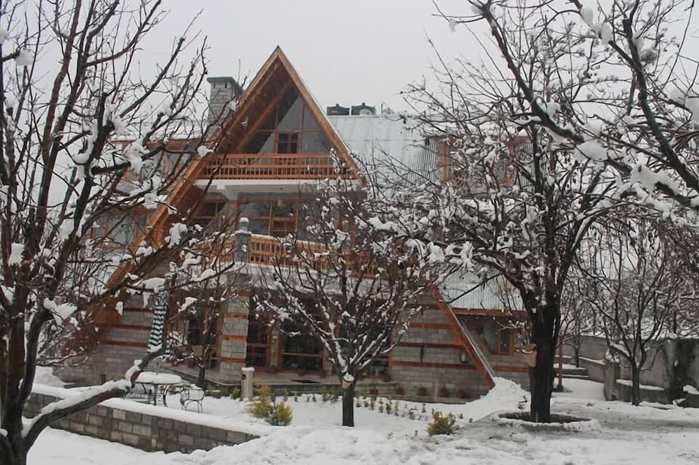 Konaklama yerinin ön cephesi