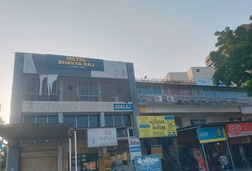 Hotel Bhavya Raj