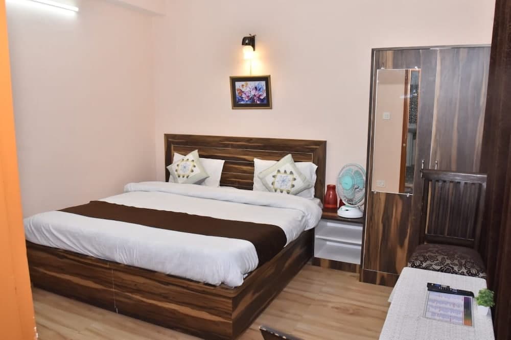 Goroomgo Shree Shimla Stay