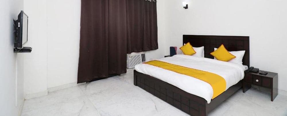 Fabhotel The Primero