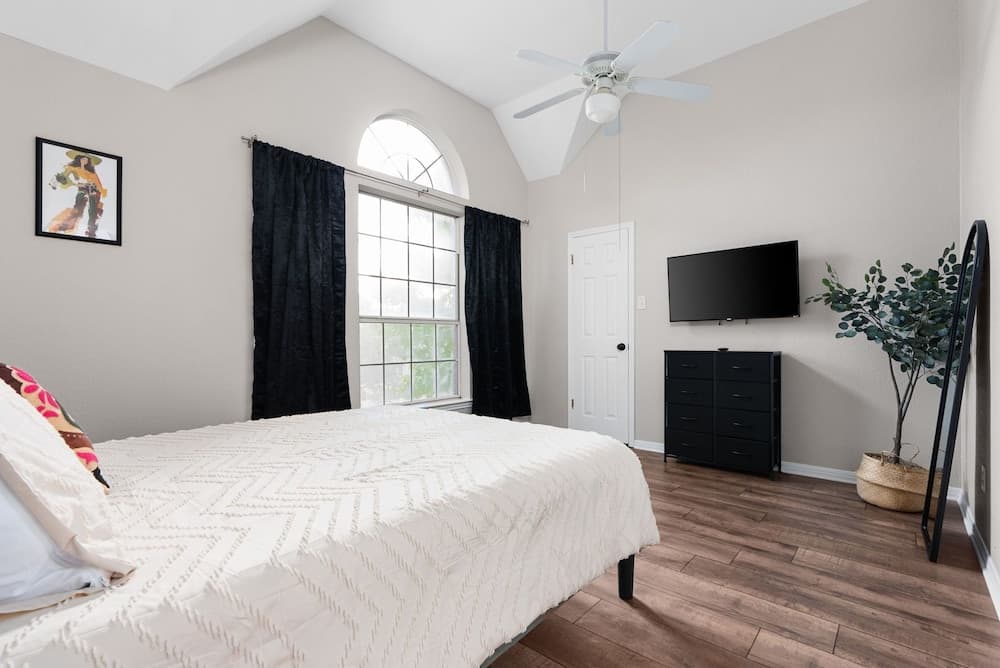 Neon Cowboy House With Private Pool