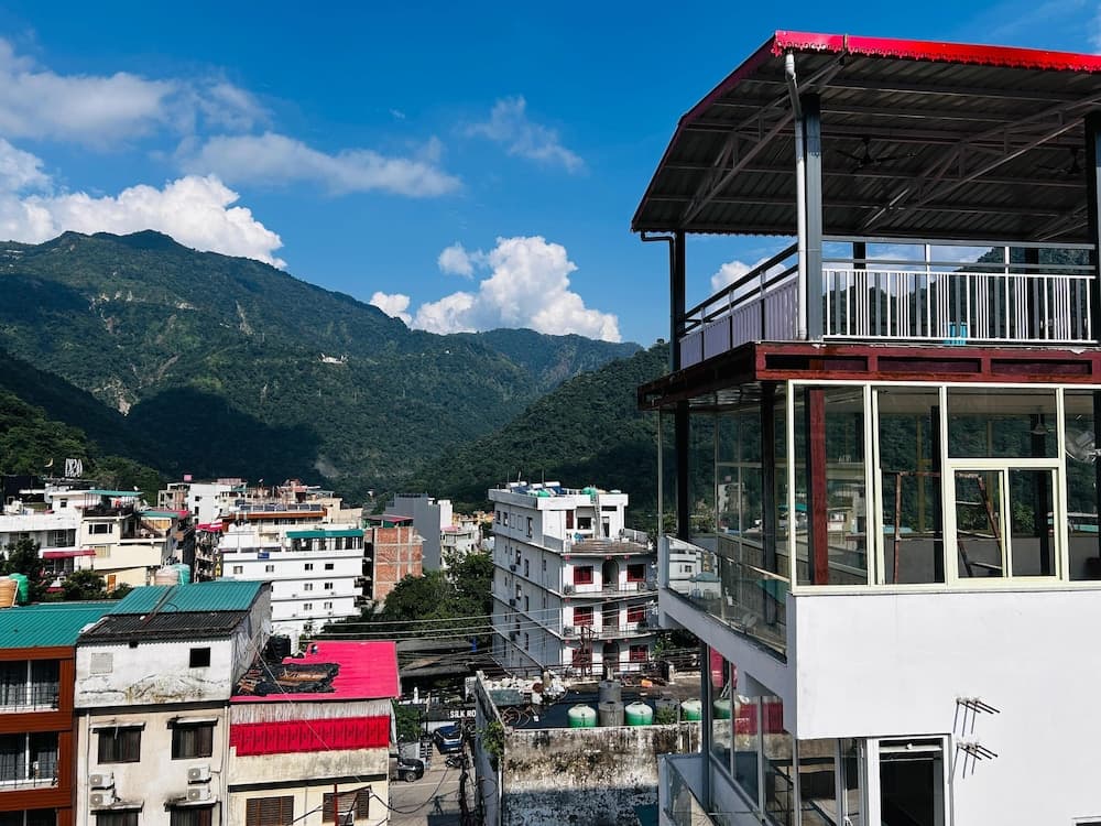 Konaklama yerinin ön cephesi