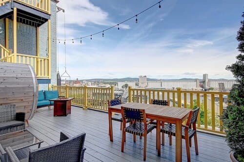 Remparts 2 Bed w Private terrace & sauna