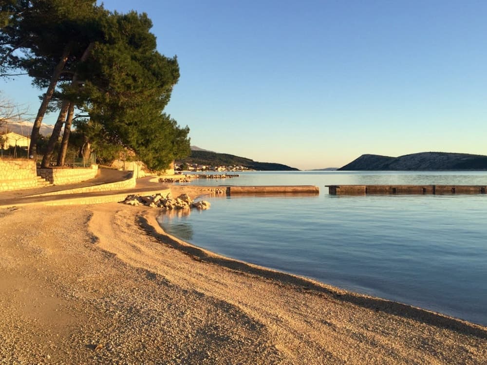 Luxury Rab Apartment With Terrace