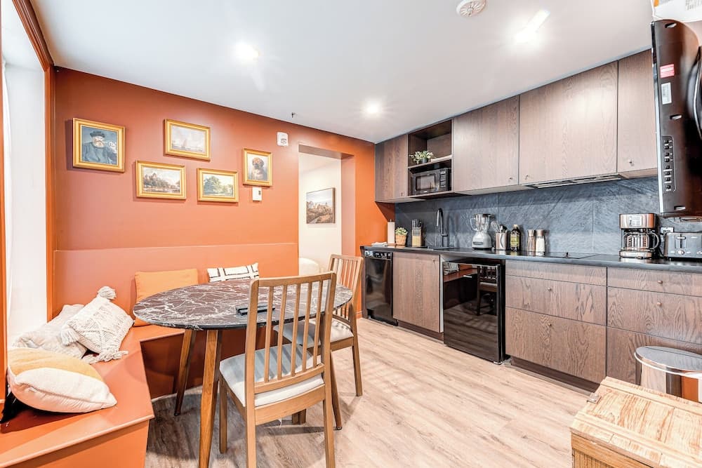 Quebec City 2 Bedroom Treasure