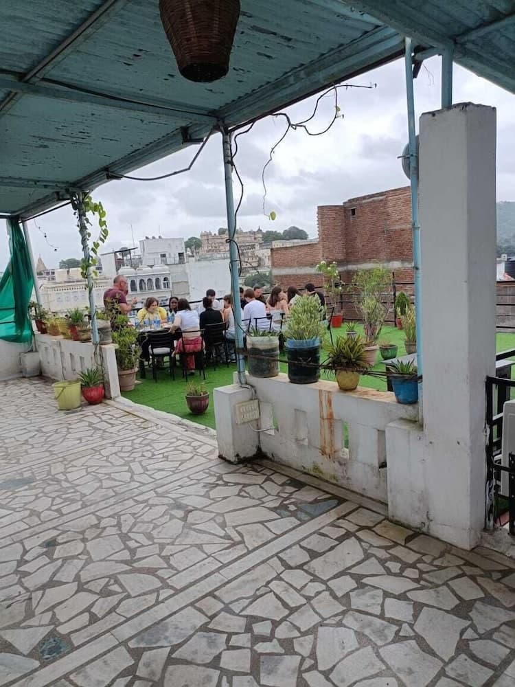 The Hostel Crown