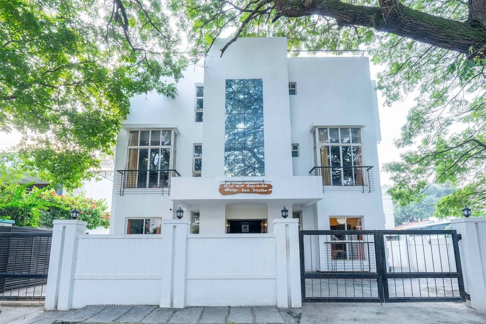 Treebo Ivory White Inn