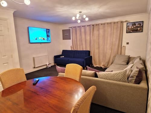 Maidstone Holiday Apartment 3 Bedrooms Free Sports Sleeps 7
