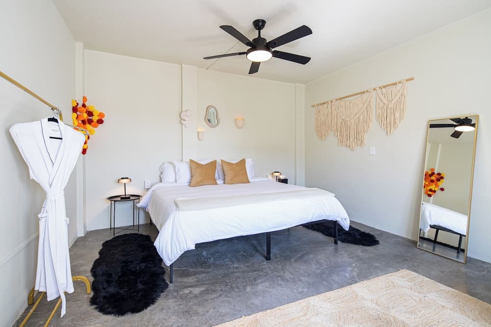 Casa Lumos - Minimalist Comfort Suites in Centro Historico