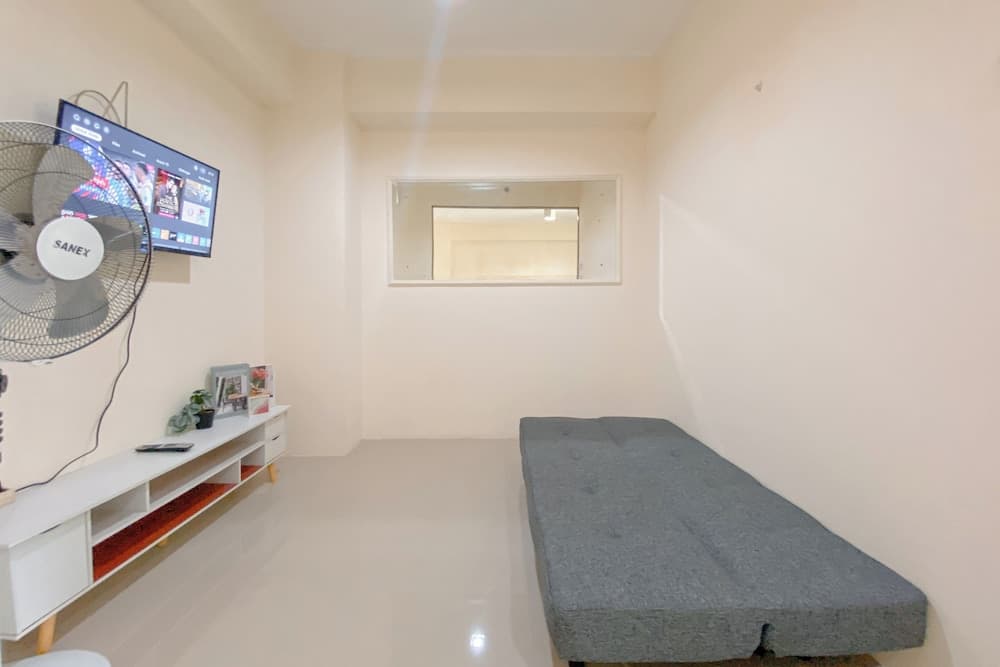 Modern Look 1Br At Cibubur Village Apartment