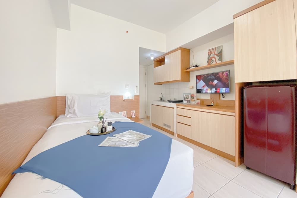 Homey And Compact Studio Apartment Springlake Summarecon Bekasi